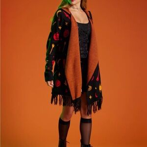 Her Universe Hocus Pocus Dani hooded cardigan. Sold out. XS/SM Disneybound